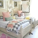 37 Simple Summer Bedroom Decor Ideas (9)