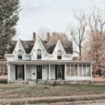 46 Awesome Farmhouse Home Exterior Design Ideas (25)