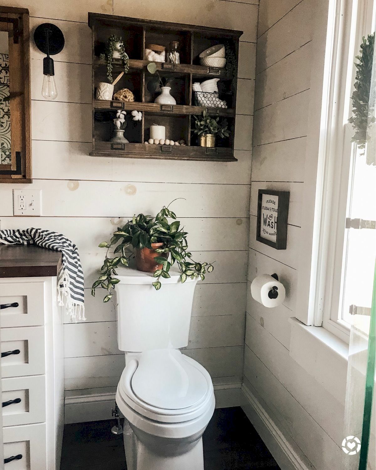 60 Stunning Farmhouse Bathroom Decor And Design Ideas (3)