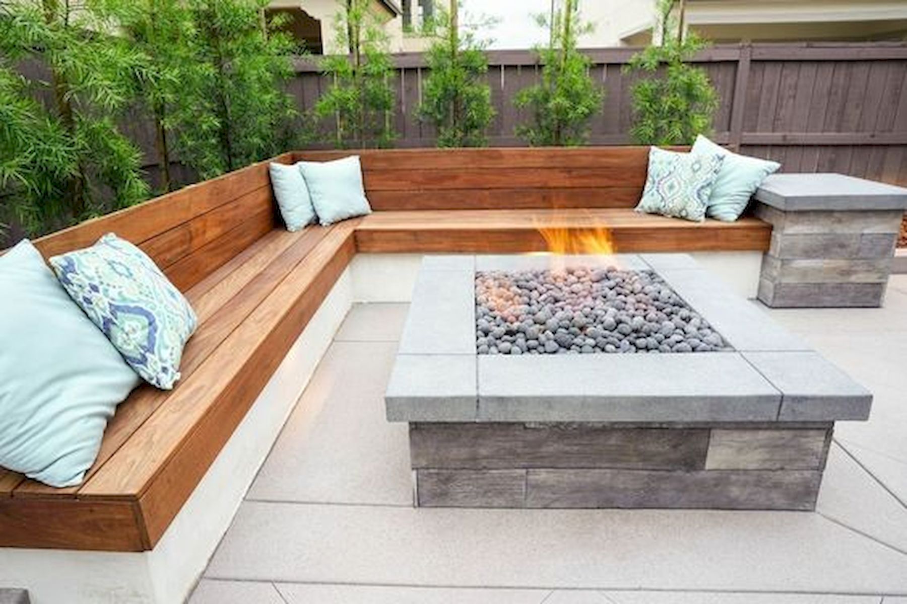 55 Awesome Backyard Fire Pit Ideas For Comfortable Relax (1)