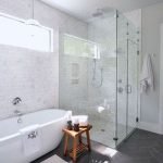 66 Cool Modern Farmhouse Bathroom Tile Ideas (25)
