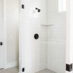 66 Cool Modern Farmhouse Bathroom Tile Ideas (29)