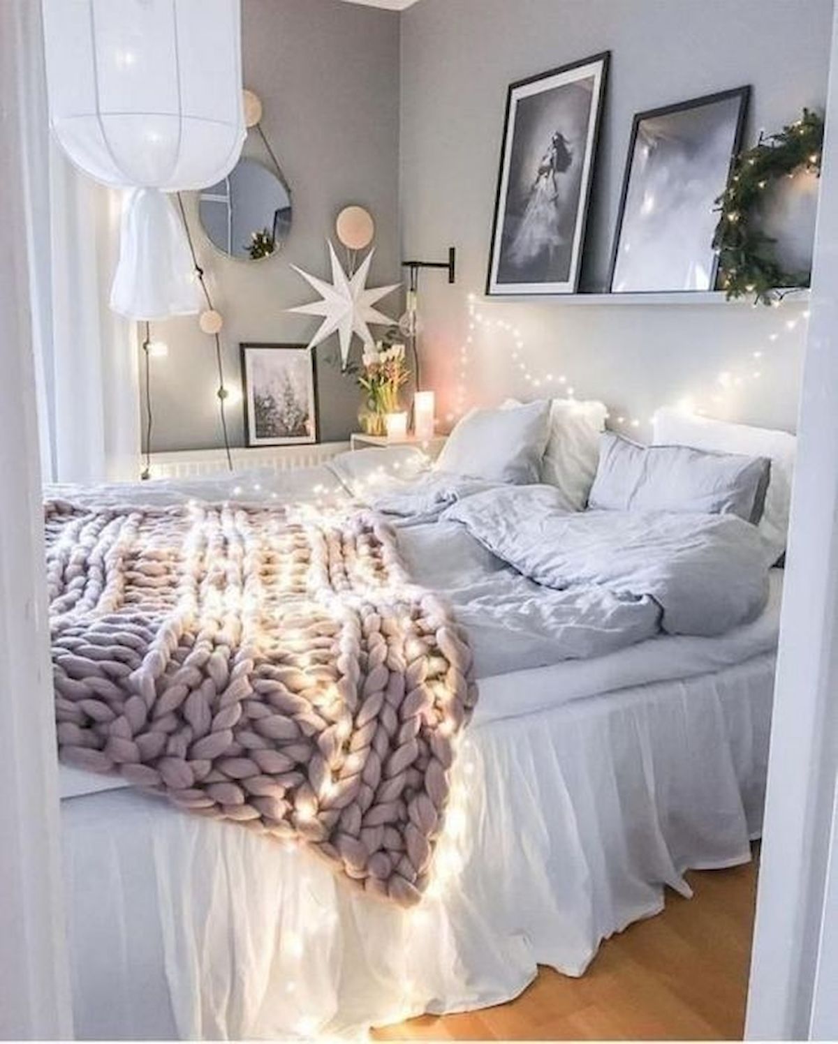 40 Cute Small Bedroom Design and Decor Ideas for Teenage Girl (25)