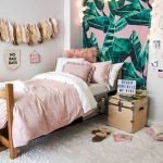 40 Cute Small Bedroom Design And Decor Ideas For Teenage Girl (33)