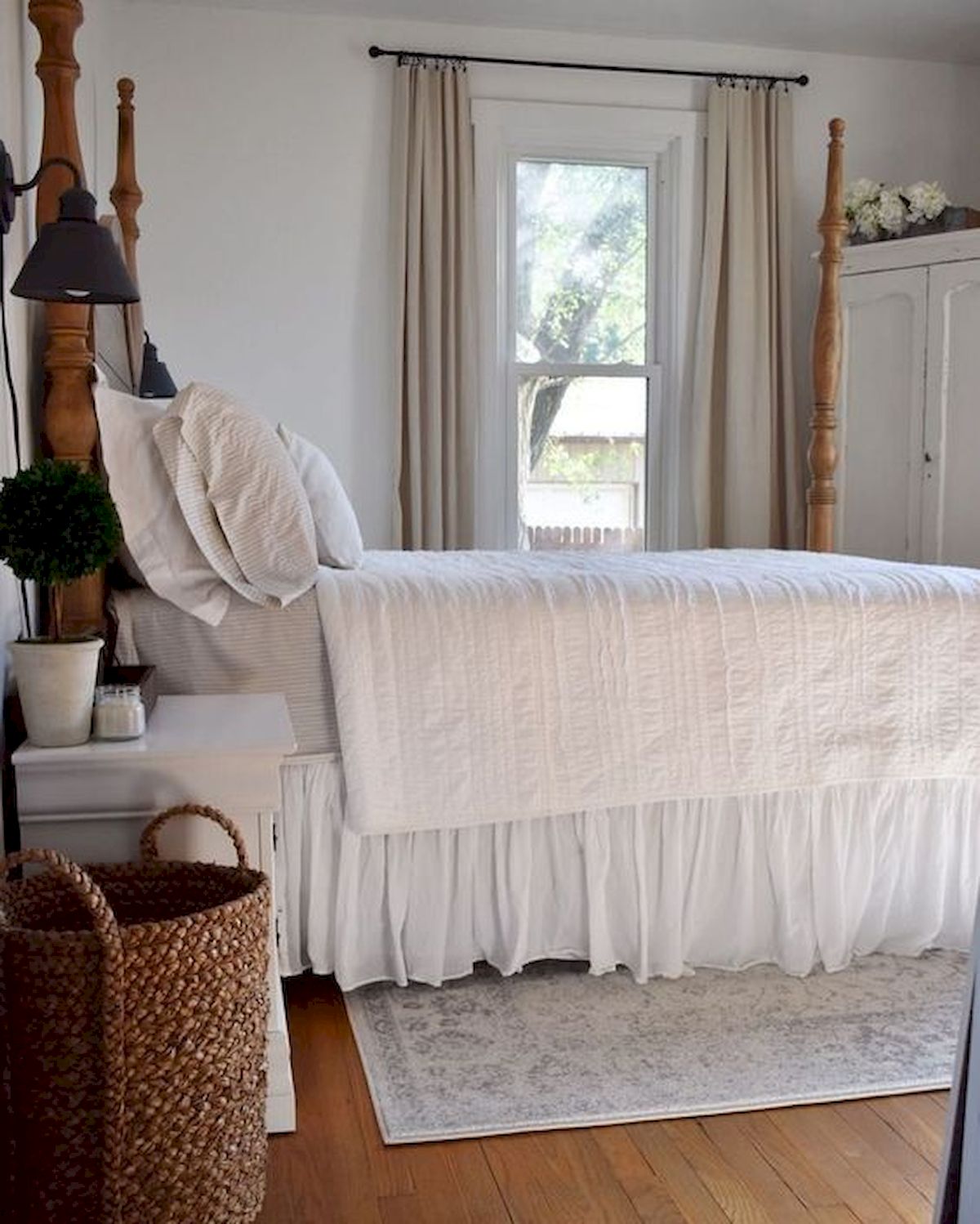50 Amazing Modern Bedroom Decoration Ideas With Luxury Design (35)