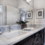 50 Awesome Modern Farmhouse Bathroom Remodel Ideas (15)