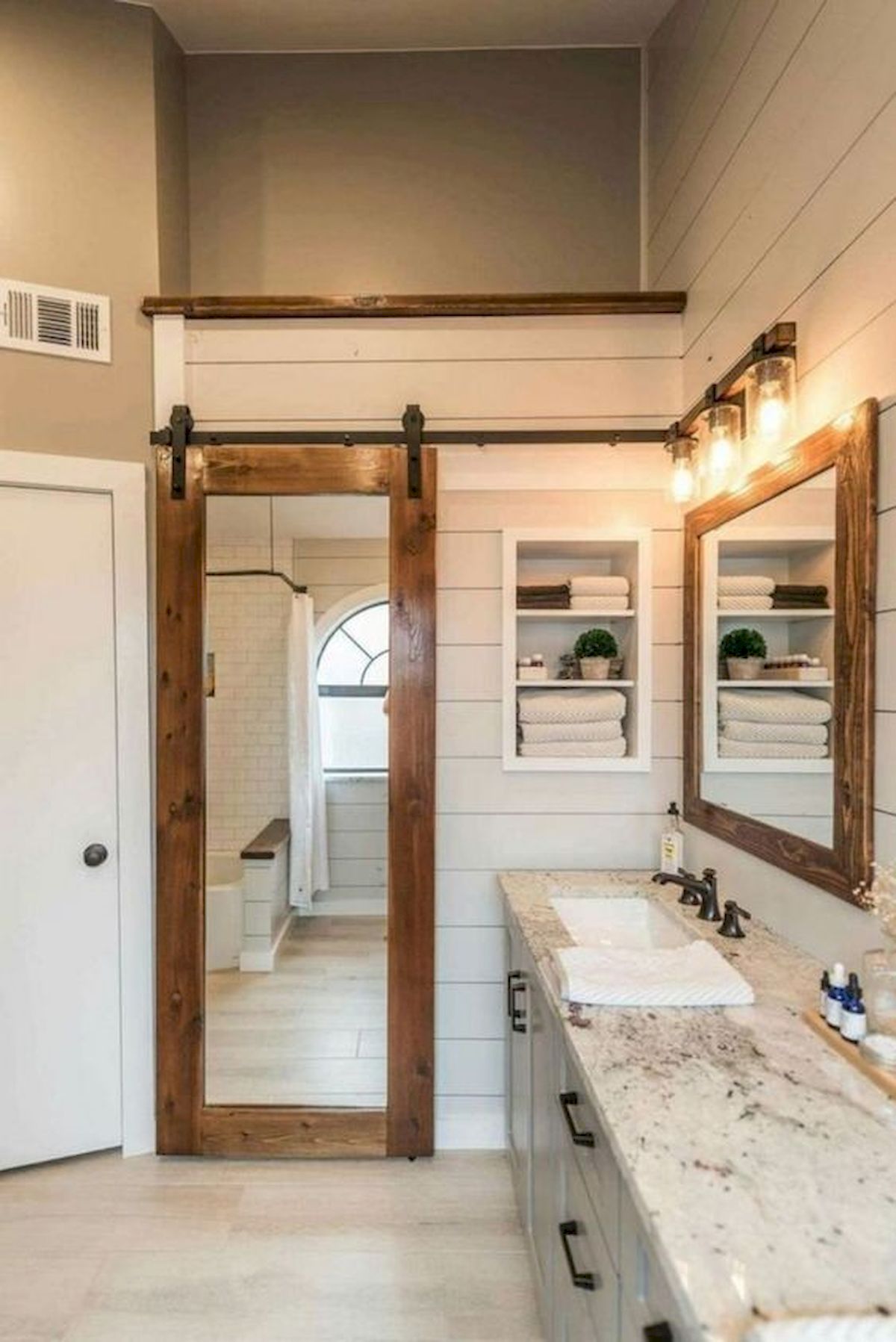 50 Awesome Modern Farmhouse Bathroom Remodel Ideas (26)