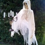 30 Awesome Outdoor Halloween Decorations Ideas (2)