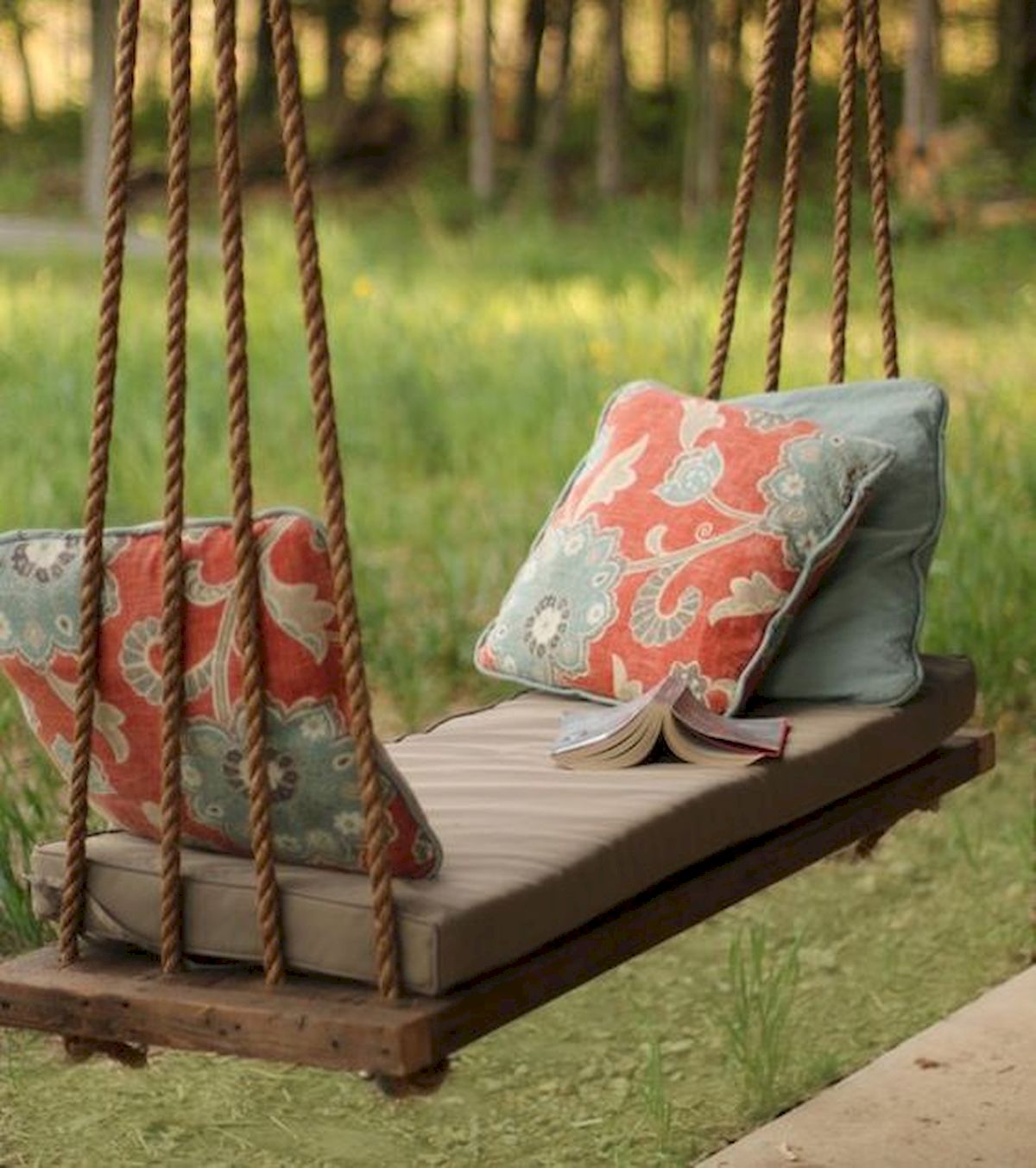 30 Fantastic DIY Wooden Pallet Swing Chair Ideas (3)