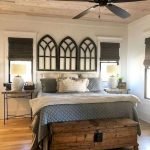 40 Classic Farmhouse Bedroom Design And Decor Ideas That Make Your Home Feel Great (10)
