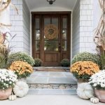 40 Beautiful Fall Front Porch Decorating Ideas That Will Make Your Home Look Amazing (1)