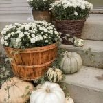 40 Beautiful Fall Front Porch Decorating Ideas That Will Make Your Home Look Amazing (18)