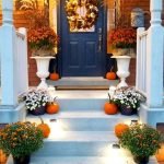 40 Beautiful Fall Front Porch Decorating Ideas That Will Make Your Home Look Amazing (23)