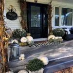 40 Beautiful Fall Front Porch Decorating Ideas That Will Make Your Home Look Amazing (31)