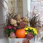 40 Beautiful Fall Front Porch Decorating Ideas That Will Make Your Home Look Amazing (6)