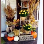 40 Beautiful Fall Front Porch Decorating Ideas That Will Make Your Home Look Amazing (7)
