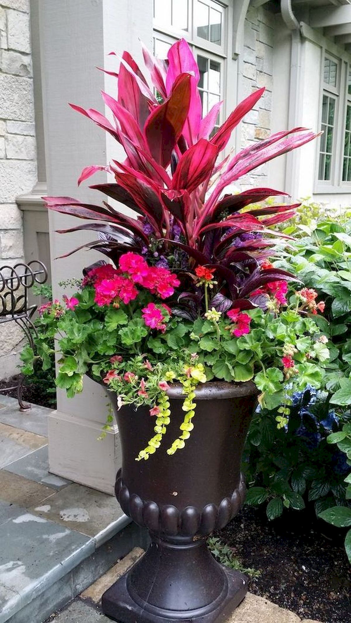 20 Awesome Planter Ideas For Your Front Porch (4)