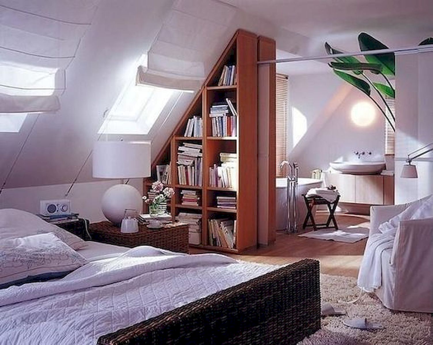 40 Awesome Attic Bedroom Design and Decorating Ideas (33)