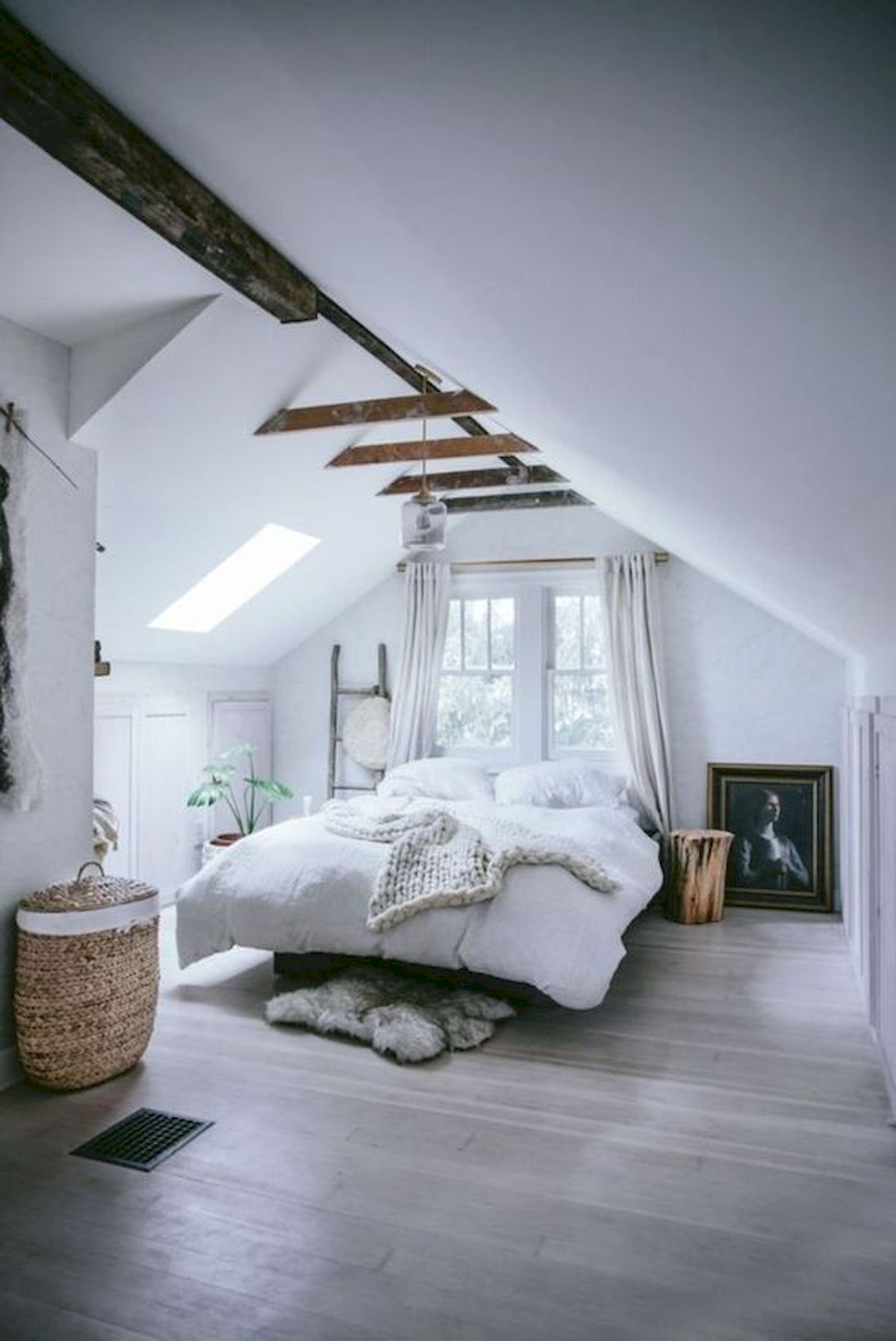 40 Awesome Attic Bedroom Design And Decorating Ideas (7)