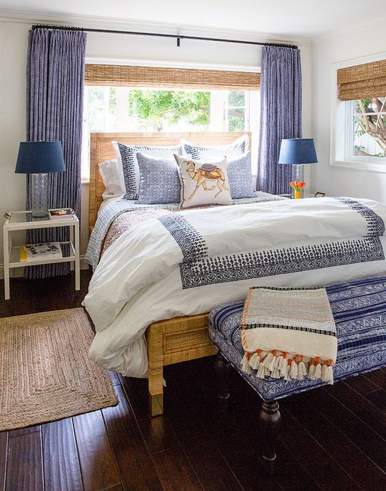 20 Best Coastal Farmhouse Bedroom Decor Ideas (15)