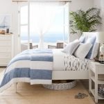 20 Best Coastal Farmhouse Bedroom Decor Ideas (6)
