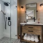 20 Best Farmhouse Bathroom Lighting Decor Ideas (15)