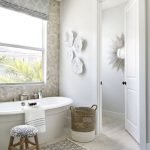 20 Best Farmhouse Bathroom Vanity Decor Ideas (9)