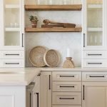 20 Best Farmhouse Kitchen Cabinets Decor Ideas (1)