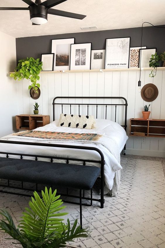 20 Best Industrial Farmhouse Bedroom Decor Ideas (14)