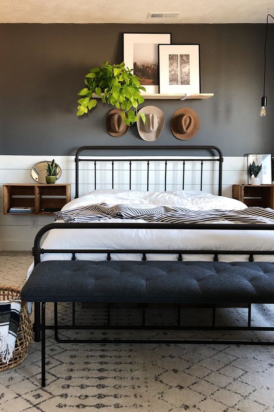 20 Best Industrial Farmhouse Bedroom Decor Ideas (18)