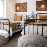 20 Best Industrial Farmhouse Bedroom Decor Ideas (8)